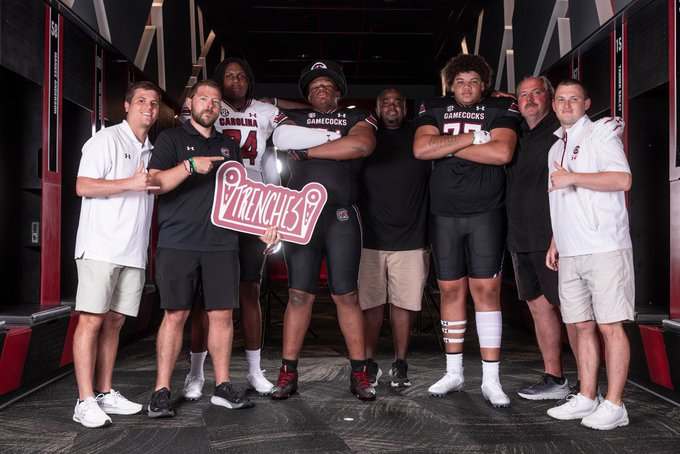 "The Great Wall Of Carolina" posing for a group photo with Lonnie Teasley, Greg Adkins, and some recruiting assistants (25th June, 2023)